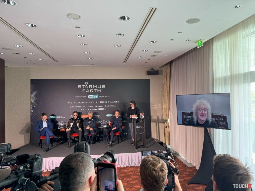 Jean-Michel Jarre na tlačovej konferencii k festivalu STARMUS v Bratislave